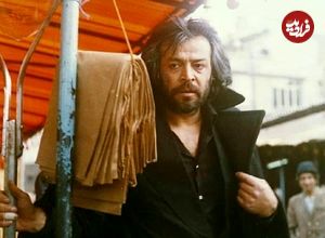 عکس| سفر در زمان؛ «مرتضی عقیلی، روشنک صدر و ایرج قادری» در حال قدم زدن در خیابان های تهران؛ سال 55