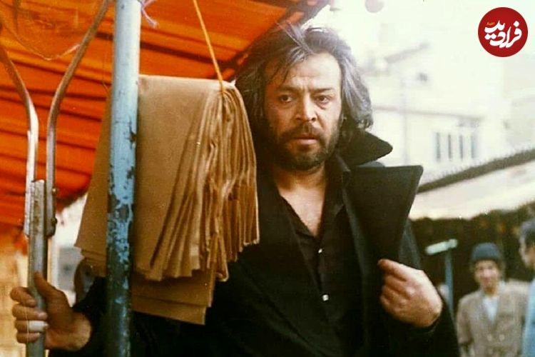عکس| سفر در زمان؛ «مرتضی عقیلی، روشنک صدر و ایرج قادری» در حال قدم زدن در خیابان های تهران؛ سال 55