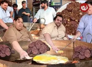 ببینید؛ غذای خیابانی در افغانستان؛ پخت چپلی کباب محبوب توسط دو آشپز ماهر در کابل