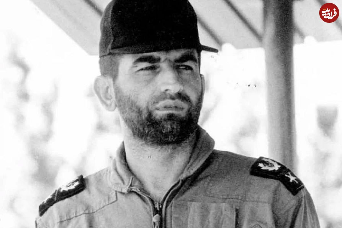 عکس| سفر در زمان؛ «سرلشکر بابایی» بعد بازگشت از یک عملیات؛ اواخر دهه 50