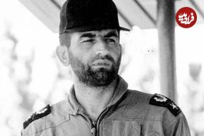 عکس| سفر در زمان؛ «سرلشکر بابایی» بعد بازگشت از یک عملیات؛ اواخر دهه 50