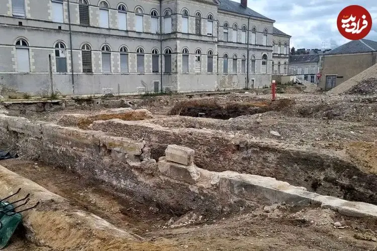 کشف قبرستان باستانی و «الواح نفرین» در زیر محوطۀ یک بیمارستان