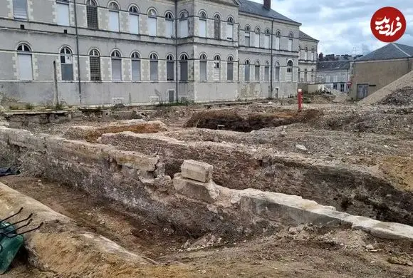 کشف قبرستان باستانی و «الواح نفرین» در زیر محوطۀ یک بیمارستان