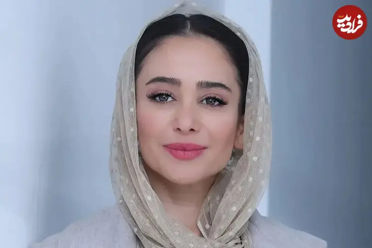 عکس| چهره متفاوت الناز حبیبی با هدبند گل‌دار و سکه‌دوزی