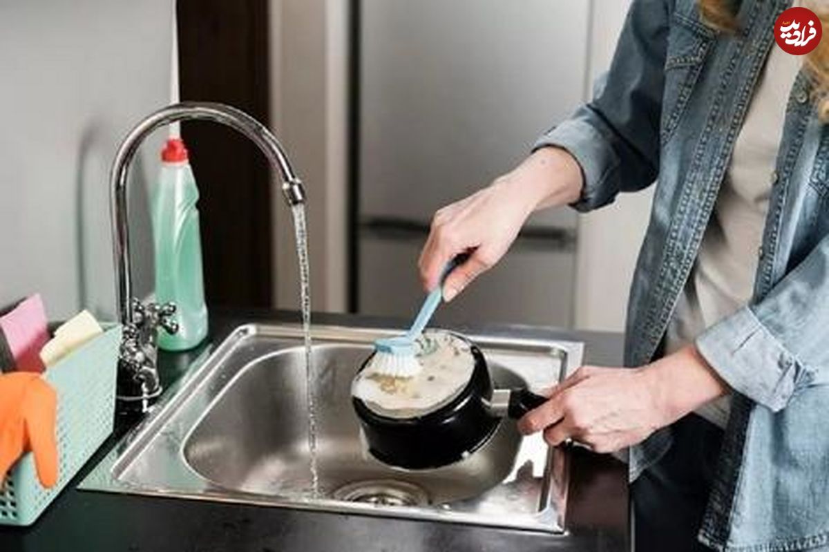 قابلمه سوخته را چگونه تمیز کنیم؟