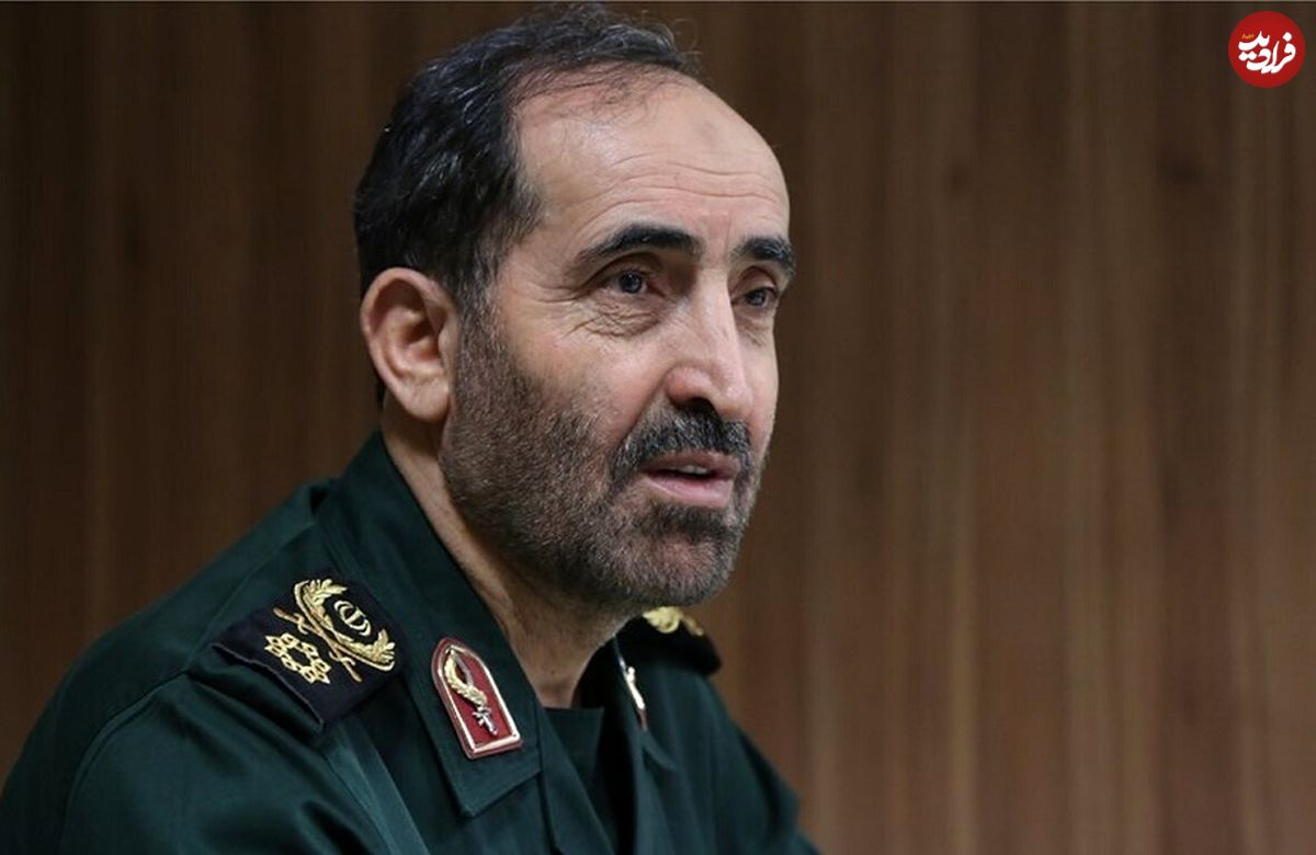 عکس؛ سفر به تاریخ؛ «سردار شادمانی، فرمانده قرارگاه خاتمالانبیا» در کنار «صیاد شیرازی» در جبهه