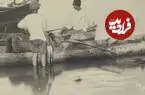 عکس| سفر زمان؛ ماهیگیرهای شمالی در کنار قایق‌هایشان در مرداب انزلی؛ دوران قاجار