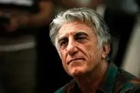 عکس| تصویری از رضا کیانیان در پشت صحنه فیلم جهان مبهم هاتف