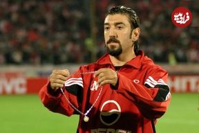 عکس| سفر در زمان؛ «علی انصاریان» در کنار مادرش در شمال کشور؛ دهه 90