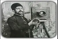 ( عکس) عجیب ترین عکس یادگاری جمعی ایران و شاید جهان را ببینید؛ خلاقیت طنزآلود تهرانی های دوره قاجار