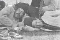 عکس| سفر زمان؛ تصویری از «پشت‌صحنه یک فیلم» با بازی درباریان در دوران قاجار