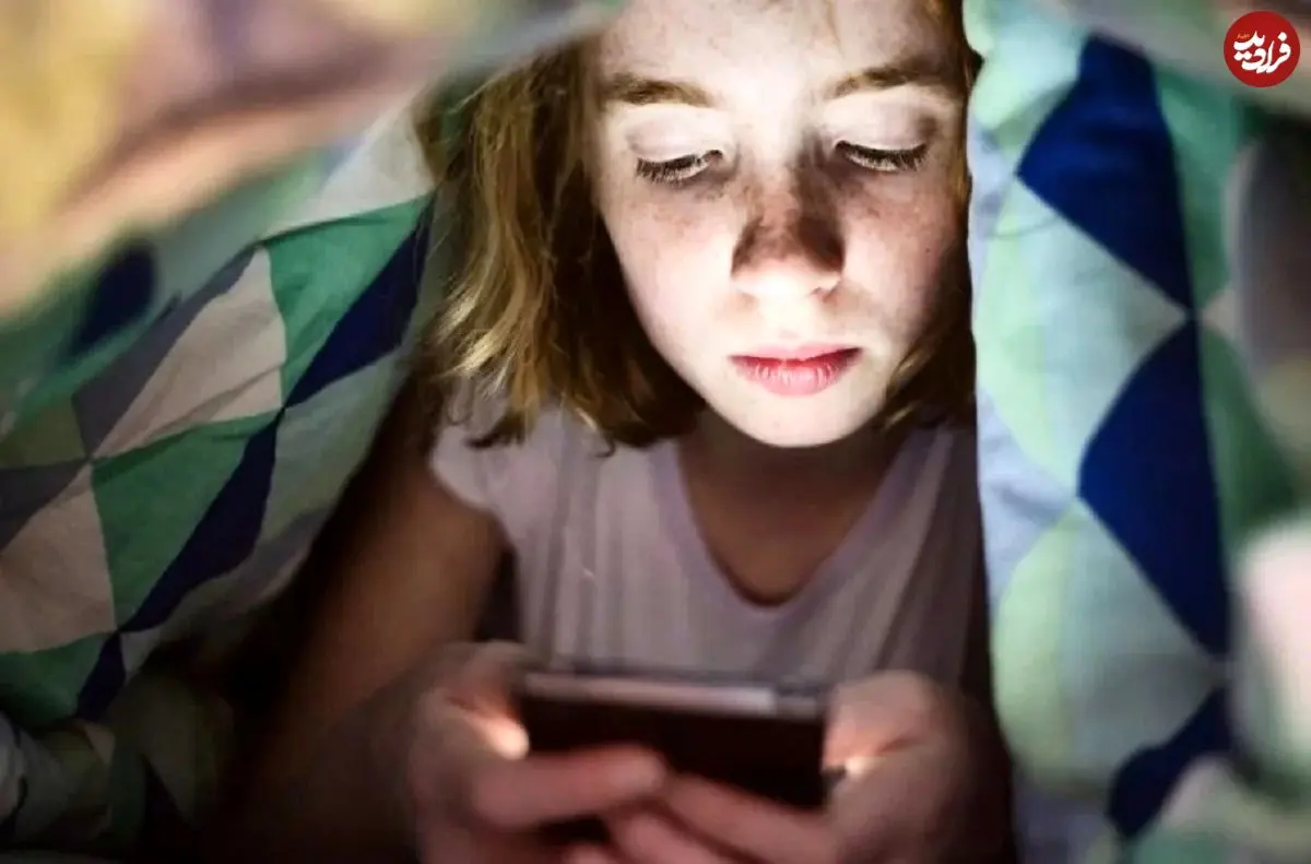 محققان: داشتن موبایل قبل از ۱۲ سالگی می‌تواند باعث افسردگی و چاقی در کودکان شود