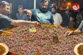 ببینید؛ غذای خیابانی در پاکستان؛ پخت واویشکای تند جگر بره در کراچی 