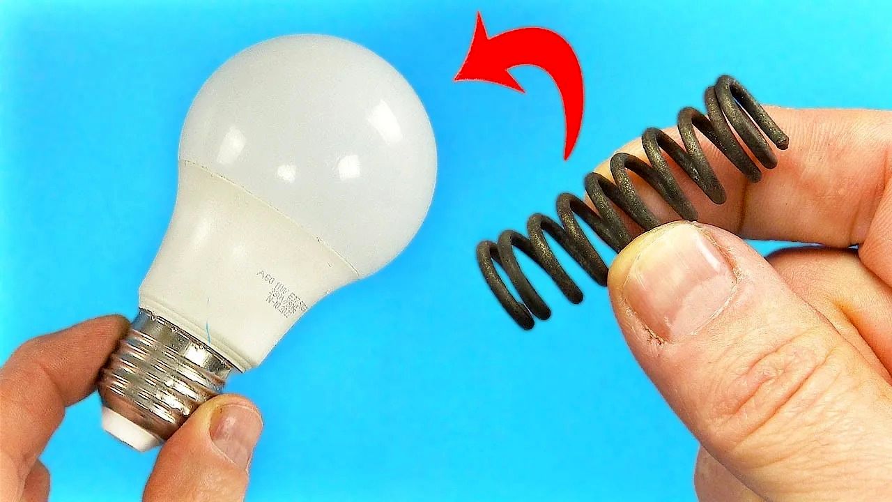 (ویدئو) نحوه تعمیر لامپ ال ای دی(LED) با فنر به سبک برقکار کانادایی