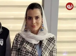 عکس| سفر زمان؛ «غزاله اکرمی» (سوجان) در 19 سالگی در پشت‌صحنه دومین سریالش