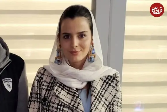 عکس| سفر زمان؛ «غزاله اکرمی» (سوجان) در 19 سالگی در پشت‌صحنه دومین سریالش