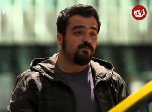 عکس| سفر در زمان؛ «شیوا» سریال بچه مهندس 4 در مقابل یک هواپیما؛ سال 1400