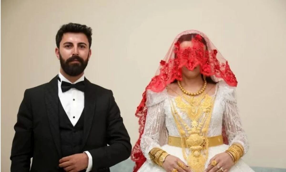 (تصاویر) عروسی جنجالی در ترکیه؛ از عروس غرق در طلا تا چمدان‌های پر از پول
