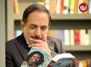 عکس| سفر به تاریخ؛ «قدرت الله ایزدی» (رشید) جلوی رستوران مک‌دونالد در آلمان؛ دهۀ 70