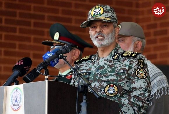 عکس؛ سفر در زمان؛ «سرلشکر باقری، حسن روحانی و سرلشکر موسوی» در بیت رهبری»؛ سال 98