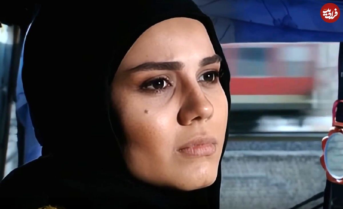 عکس| سفر در زمان؛ «باران» سریال آوای باران در کنار خانواده جمشید هاشم پور؛ سال 96