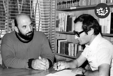عکس| سفر به تاریخ؛ «شعبان جعفری» در حال بوسیدن پیشانی «نواب صفوی»؛ سال 1331