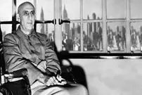 عکس| سفر در زمان؛ خانه شخصی «دکتر مصدق» بعد حمله طرفداران شاه؛ 30 مرداد 1332