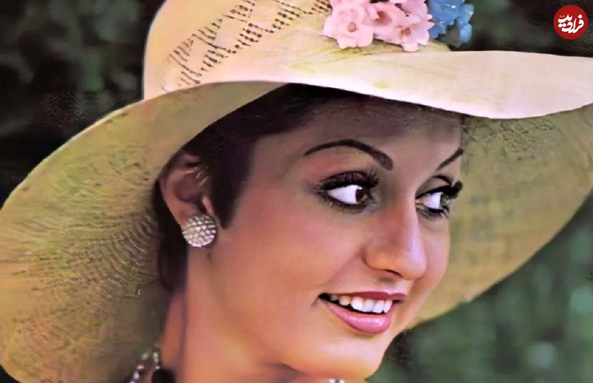 عکس| سفر در زمان؛ «گوگوش» در حال نوازش یک آهو در 16 سالگی؛ سال 1345