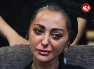 عکس| بی‌قراری و اشک‌های نفیسه روشن در یادبود اکبر عبدی
