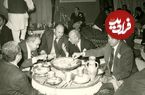 عکس؛ سفر در زمان؛ «نمایندگان مجلس اردن» در حال خوردن یک گوسفند کامل؛ سال 1342