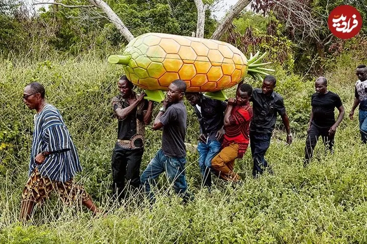 مردمی که شادترین تابوت‌های جهان را دارند