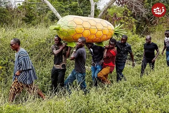 مردمی که شادترین تابوت‌های جهان را دارند