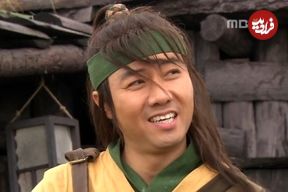 عکس| سفر زمان؛ «ماری، دوست جومونگ» در 55 سالگی در حال آواز خواندن در کنسرت