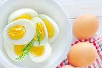مضرات مصرف زیاد تخم مرغ؛ با این چهار مشکل مواجه می‌شوید