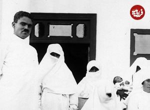 عکس؛ سفر به تاریخ؛ کودکان و کارمندان یک «پرورشگاه» در مشهد؛ سال 1307