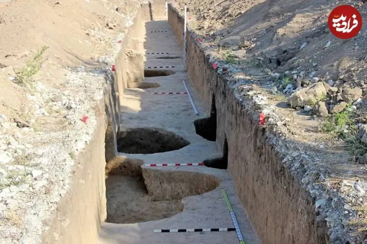 حلقۀ 2200 ساله با تصویر «ملکۀ مصر باستان» در یک خانۀ باستانی در روسیه پیدا شد
