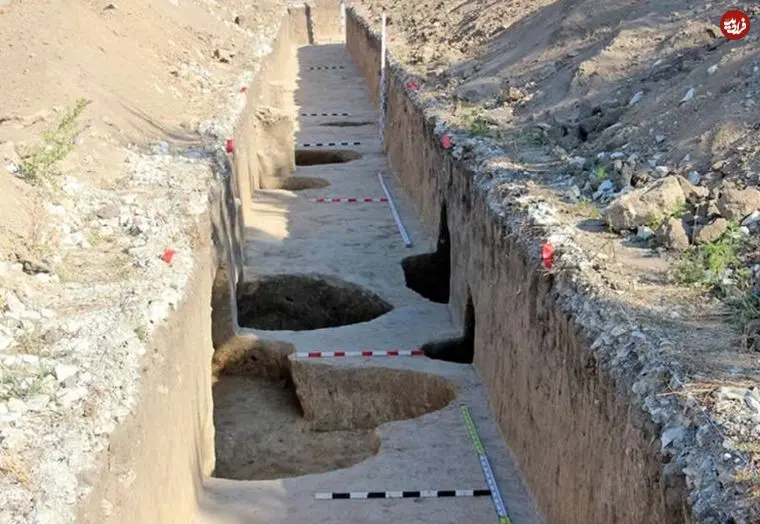 حلقۀ 2200 ساله با تصویر «ملکۀ مصر باستان» در یک خانۀ باستانی در روسیه پیدا شد