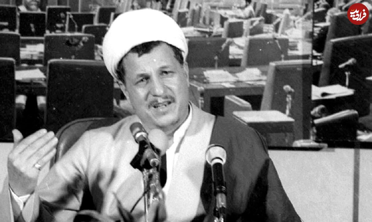 عکس؛ سفر در زمان؛ «شهید بهشتی، هاشمی رفسنجانی و رهبر انقلاب در دفتر حزب جمهوری اسلامی»؛ سال 59