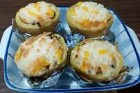 ببینید| طرز تهیه یک غذای ساده با دو سیب زمینی و قارچ