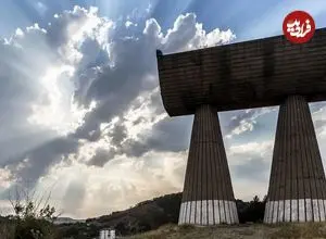 تصاویر| معماری بنای یادبود معدنچیان در میترویتسا صربستان 