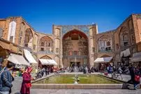 عکس| سفر به ایران قدیم؛ «بازار قیصریه اصفهان» در دوران رضاخان