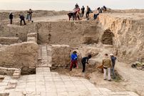 تصویر باستانی «یک خدا، یک الهه و یک انسان-عقرب» در کاخ نینوای عراق کشف شد