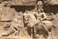 عکس| سفر در زمان؛ والرین زندانی شاپور اول نبود، پس چه کسی مقابل پادشاه ساسانی زانو زد؟
