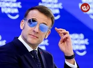 عکس| سخنرانی رئیس جمهوری فرانسه با عینک دودی 