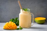 طرز تهیه میلک‌شیک انبه؛ به روش یک باریستای حرفه‌ای