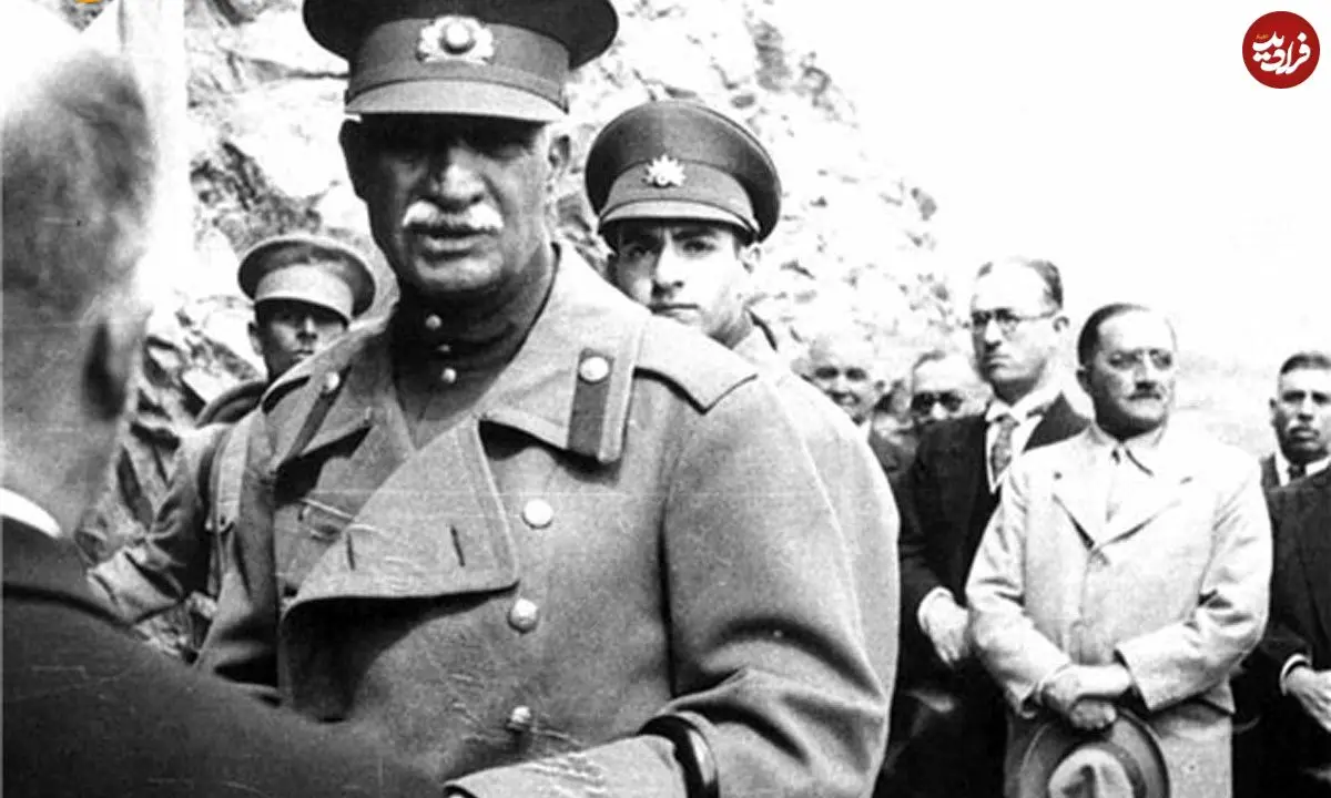 عکس| سفر در زمان؛ «رضاخان» در حال افتتاح تونل کندوان؛ سال 1317