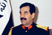 عکس؛ سفر در تاریخ؛ «صدام حسین در کنار دو پسر بی رحم اش»؛ اواخر دهه 60