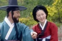 عکس| سفر زمان؛ «یانگوم» 55 ساله در حال خرید کردن و غذا خوردن در بازار