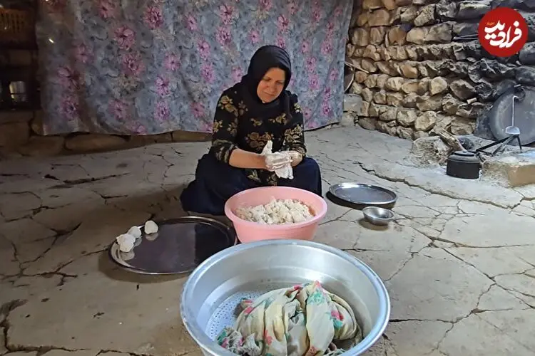 ببینید| غذای روستایی در ایران؛ مراحل تهیه کشک به روش سنتی و توسط یک بانوی عشایر