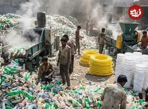 ببینید| مراحل دیدنی بازیافت ضایعات پلاستیکی و تولید سطل، صندلی و شلنگ با آنها